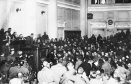 Session of the Petrograd Soviet of Workers' and Soldiers' Deputies in the Tavrichesky Palace in 1917. Sputnik