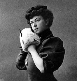 Alexandra Domontovich-Kollontai,  the first female minister and diplomat in history, sided with the Mensheviks since 1906. Sputnik