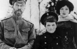 Russian Emperor Nicholas II (left) with his son Alexei (center) and daughter Maria (right). Sputnik