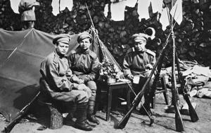 Soldiers of the women's strike "Death Battalion" are sitting near a tent. Sputnik