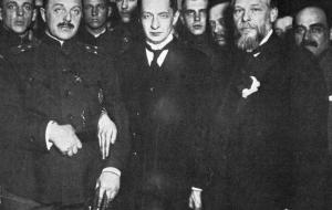 Members of the Provisional Government, headed by Alexander Kerensky (center), Petrograd, 1917, Sputnik 